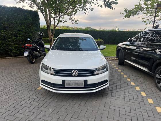VOLKSWAGEN JETTA 2.0 COMFORTLINE FLEX 4P TIPTRONIC